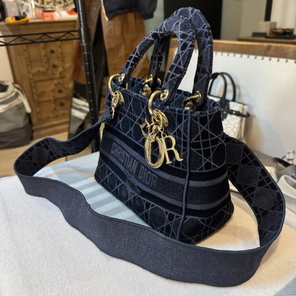 Christian Lady Dior Bag with Strap - Picture 3 of 16